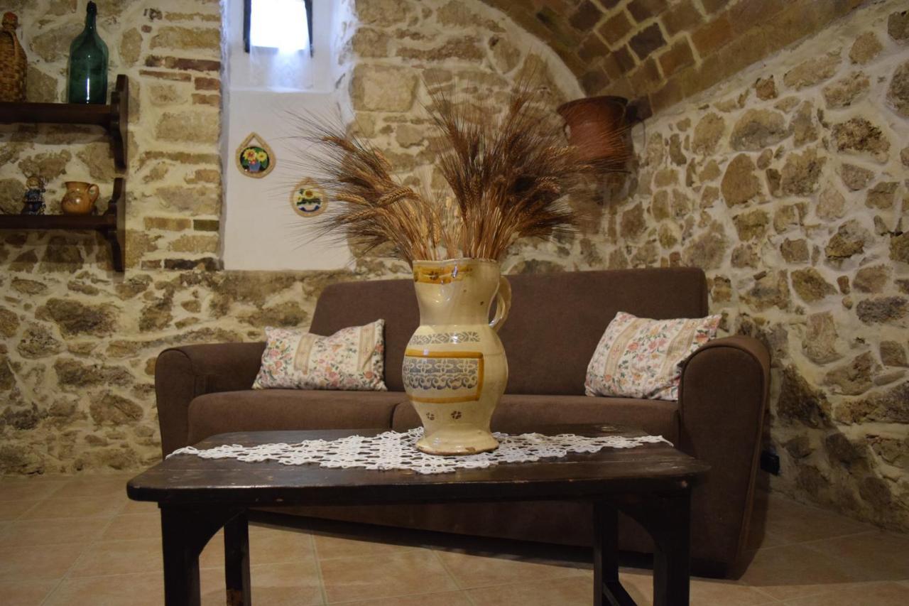 Il Ciavattone Bed And Bike Bed and Breakfast Sulmona Exteriör bild